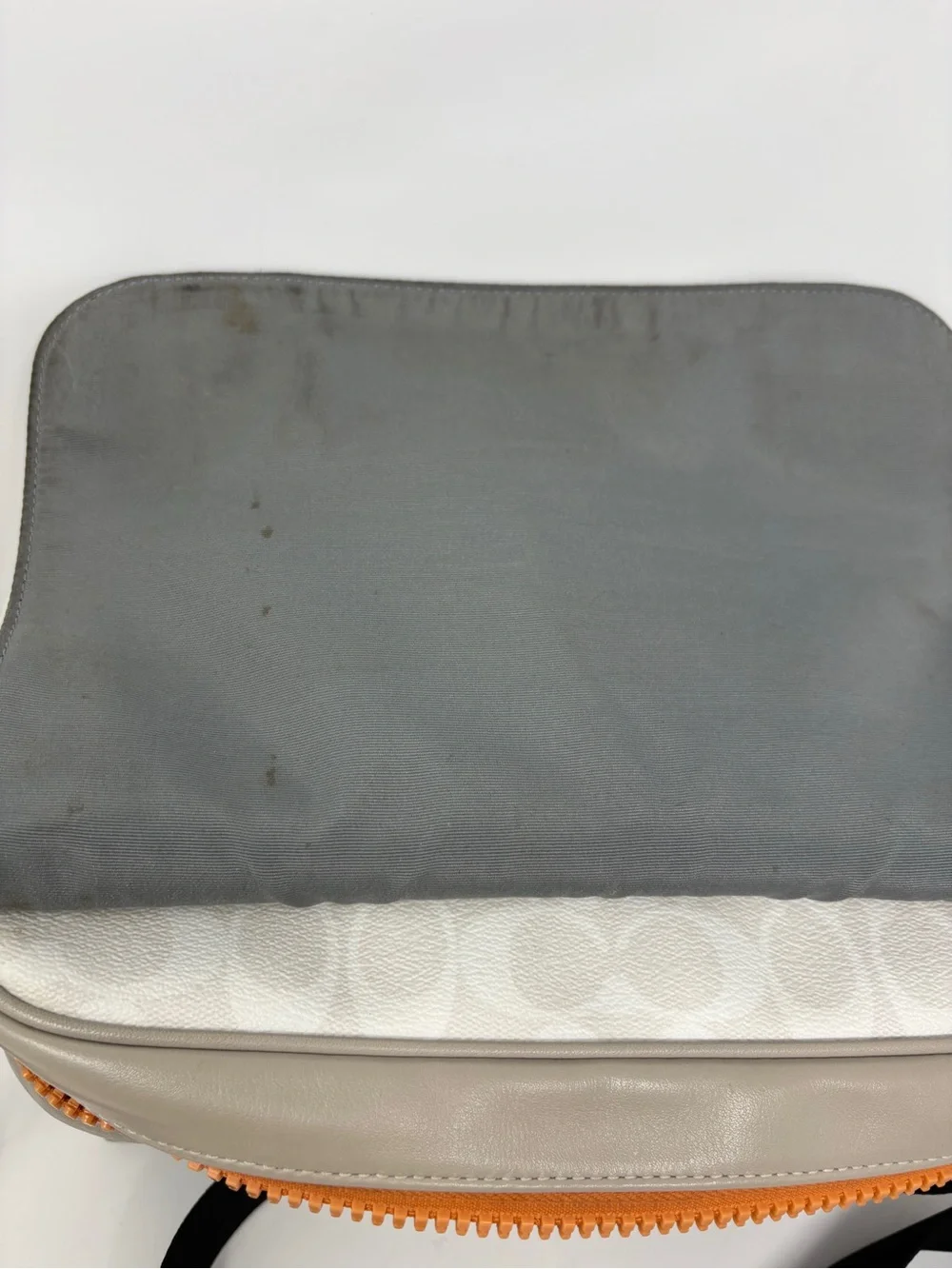 Coach Signature Messenger Crossbody Bag White Gray Orange C8728